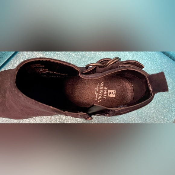 8.5 White Mountain navy blue suede ankleboot. Not too narrow. 5-Star Seller! - Picture 9 of 12